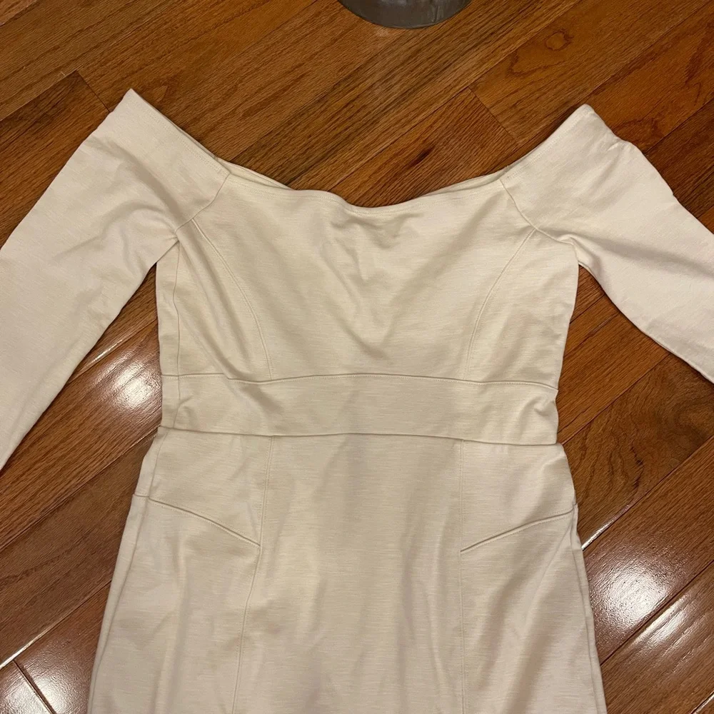 Free People Ivory Cream Fitted Off Shoulder Mini Dress Size Medium NEW